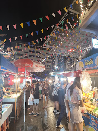 Opinii despre ตลาดสดบันซ้าน ตลาดสด ภูเก็ต în อำเภอกะทู้ - การบริการอาหารและที่พัก