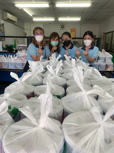 ไก่ย่างห้าดาว โลตัสเอื้ออาทร สุวรรณภูมิ2 - การบริการอาหารและที่พัก