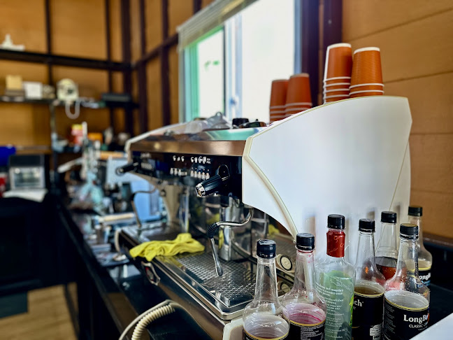 บ้านสวนใบกะพ้อ - การบริการอาหารและที่พัก