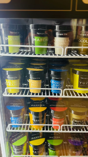 V8R2+93W จังซีลอน Jung Ceylon, Second road, ตำบลป่าตอง Patong, ภูเก็ต 83000