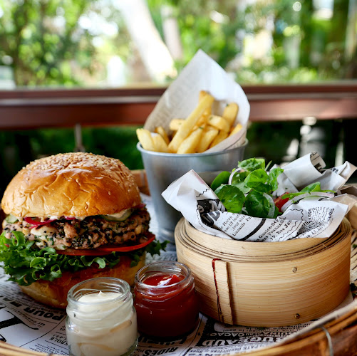 Dr Frogs Bar & Grill