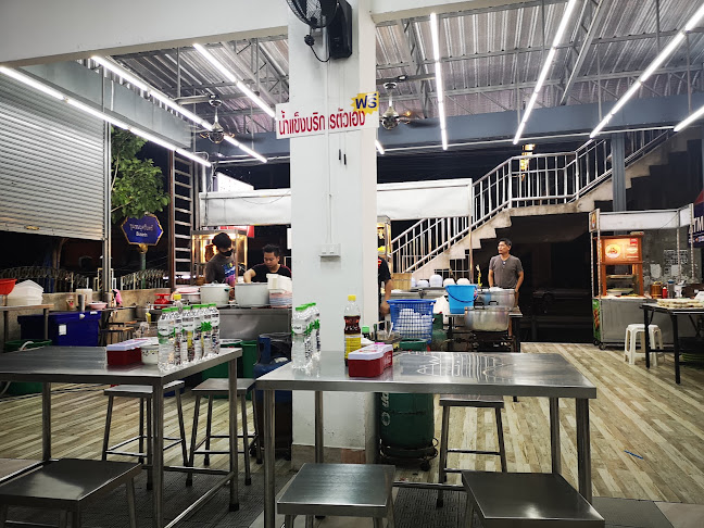 Opinii despre ก๋วยจั๊บน้ำข้น นายโอ în อำเภอบางบัวทอง - การบริการอาหารและที่พัก