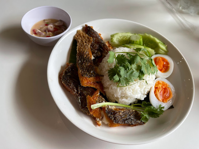 ร้านอิ่มเอม - การบริการอาหารและที่พัก