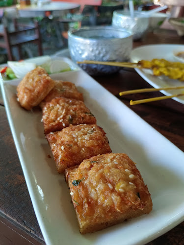 ร้านอาหารปั๋นใจ๋ - การบริการอาหารและที่พัก