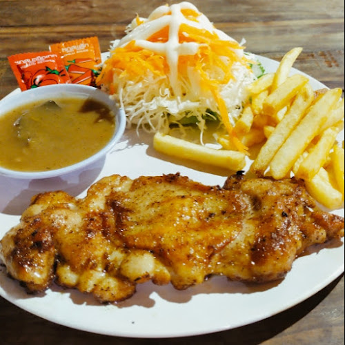 สเต๊กฮันเตอร์ - การบริการอาหารและที่พัก