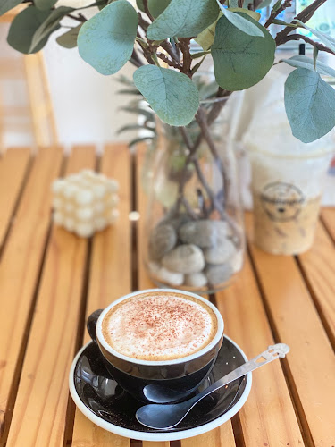 ร้านกาแฟ ภูเก็ต The Hidden Pot Bakery & Cafe' - การบริการอาหารและที่พัก