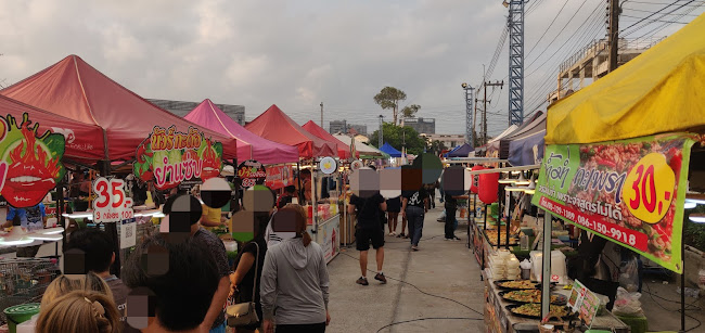 Talad Ron ตลาดร้อน จันทร์ พฤหัส