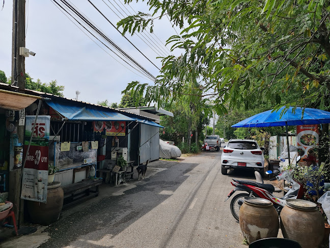 Opinii despre ร้านก๋วยเตี๋ยวเนื้อตุ๋นยาจีนต้นมะขามกรมชล în อำเภอปากเกร็ด - การบริการอาหารและที่พัก