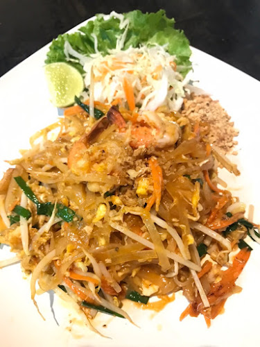 Opinii despre One D Seafood and Restaurant @Rimhan Karonbeach în อำเภอเมืองภูเก็ต - การบริการอาหารและที่พัก