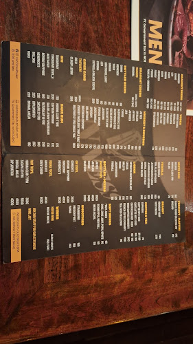 Irish Times Pub Phuket - การบริการอาหารและที่พัก