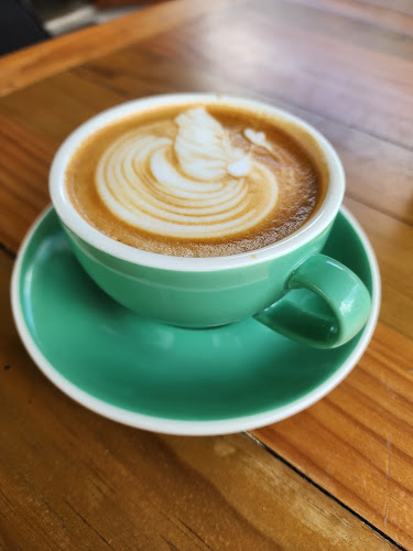 Opinii despre CAFH : Cafe at Home în อำเภอเมืองภูเก็ต - การบริการอาหารและที่พัก