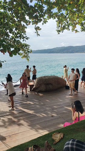 Mad Monkey Bar - การบริการอาหารและที่พัก