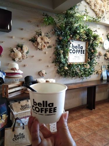 เบลล่าคอฟฟี่ - การบริการอาหารและที่พัก