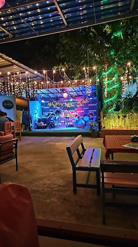 Long Aie ร้านลงเอย - การบริการอาหารและที่พัก