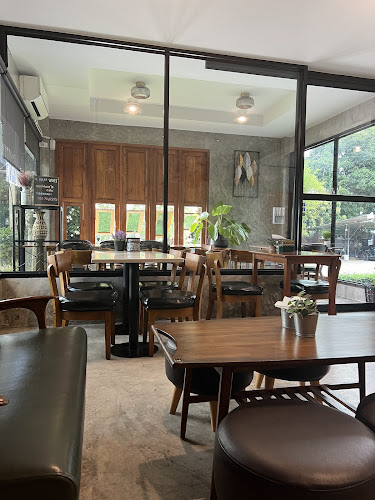 บ้านคุณตาลอฟท์คาเฟ่ @แหลมฉบัง - การบริการอาหารและที่พัก