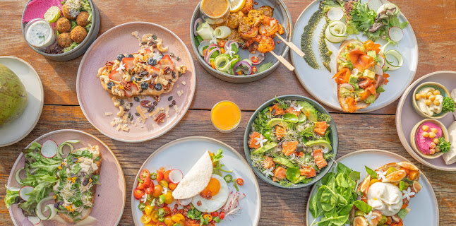 32 ถ. ทวีวงศ์ ตำบลป่าตอง อำเภอกะทู้ ภูเก็ต 83150