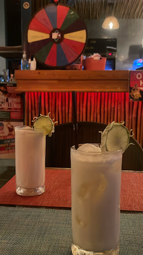 Lucha Cantina Authentic Mexican - Chalong - การบริการอาหารและที่พัก