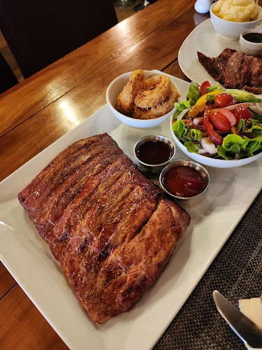 Steak & Co. Pattaya - การบริการอาหารและที่พัก