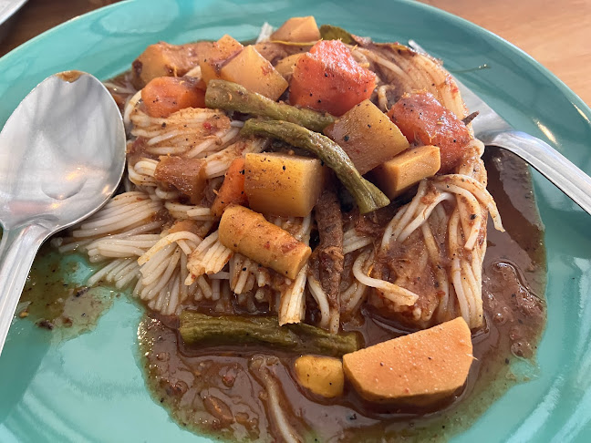 Comentarii opinii despre ขนมจีนสะพานหิน