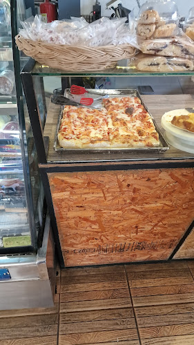 Chakwow Coffee Bakery ชักว่าว - การบริการอาหารและที่พัก