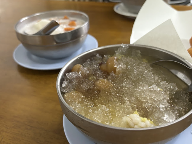 ร้าน สามกองน้ำเต้าหู้ - การบริการอาหารและที่พัก