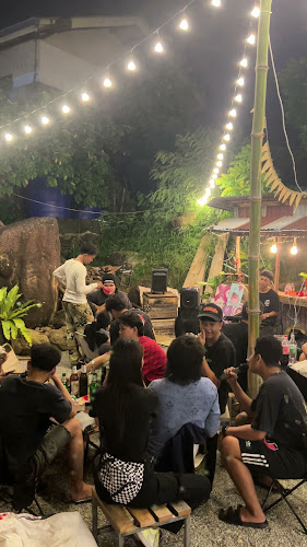 Opinii despre หลังบ้าน Camping bar în เมือง - การบริการอาหารและที่พัก