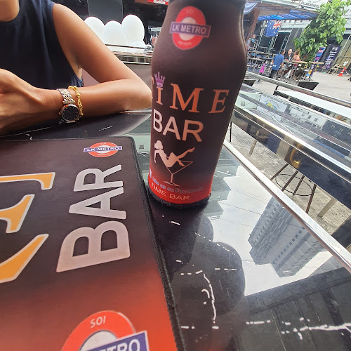 Time Bar - การบริการอาหารและที่พัก