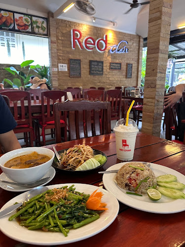 Comentarii opinii despre Red Chair