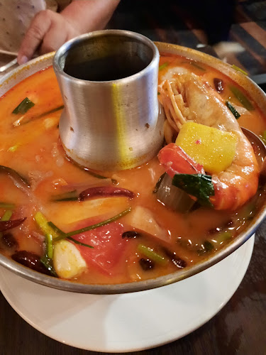 ร้านเนื้อหอม​ ริมมูล​ อุบลราชธานี​ (Nuehom​ Restuarant)​ - การบริการอาหารและที่พัก