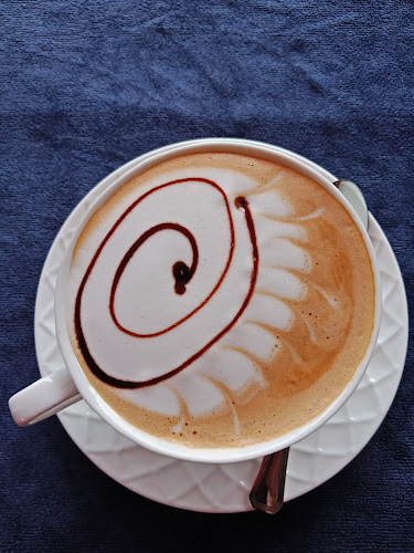 228, 2 หมู่ 3 ซอย หัวท่า ตำบล ศรีสุนทร อำเภอถลาง ภูเก็ต 83110