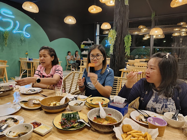 Opinii despre เพลิน Cafe&Restaurant KPP în อำเภอเมืองกำแพงเพชร - การบริการอาหารและที่พัก