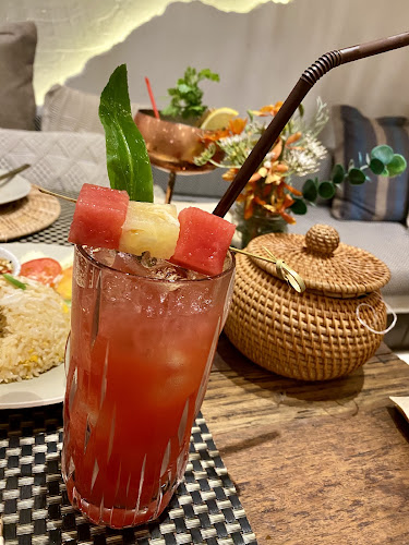 Opinii despre Cave Beach Club în อำเภอสัตหีบ - การบริการอาหารและที่พัก