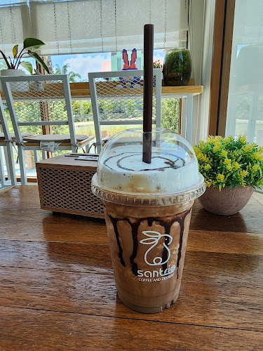 Santrio Coffee and Dessert - การบริการอาหารและที่พัก