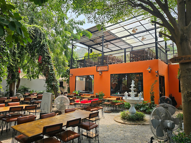 สามไบเถา คาเฟ่ แอนด์ บิสโตร - อำเภอเมืองนครสวรรค์