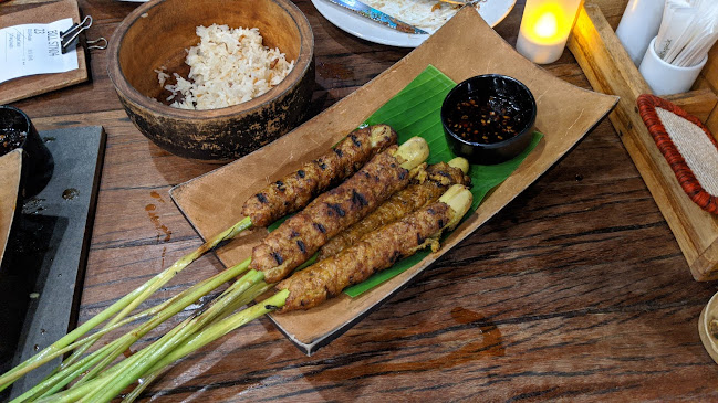 Naughty Nuri's Phuket - การบริการอาหารและที่พัก