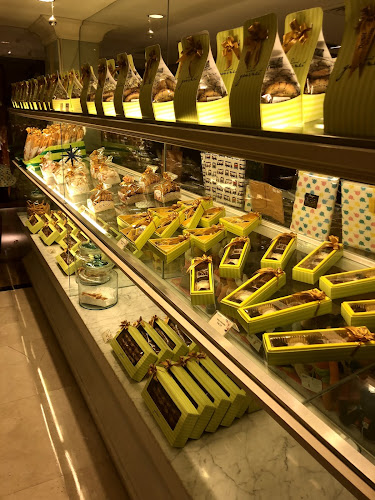 Dusit gourmet - การบริการอาหารและที่พัก