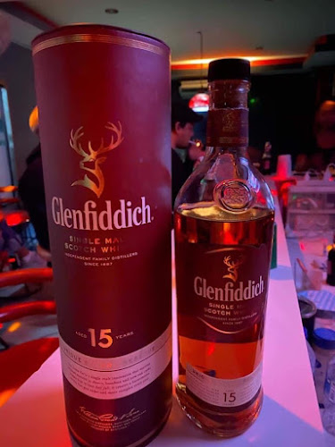 Comentarii opinii despre Charming bar