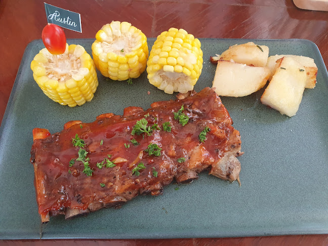 Opinii despre Austin Ribs Phuket în Muang - การบริการอาหารและที่พัก