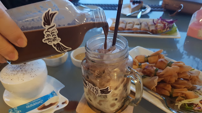 Phuket View Cafe - การบริการอาหารและที่พัก