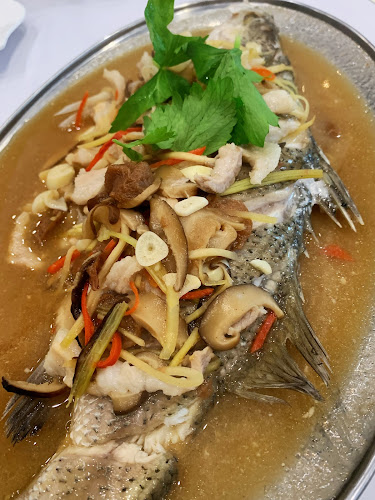 ครัวสยาม ภัตตาคาร & โต๊ะจีน - การบริการอาหารและที่พัก