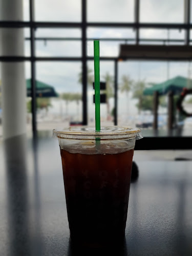สตาร์บัคส์ สาขา เดอะเบย์พัทยา - การบริการอาหารและที่พัก
