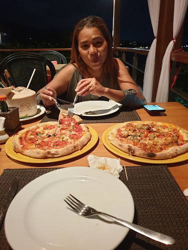 Opinii despre Dr Frogs Bar & Grill în อำเภอเกาะสมุย - การบริการอาหารและที่พัก