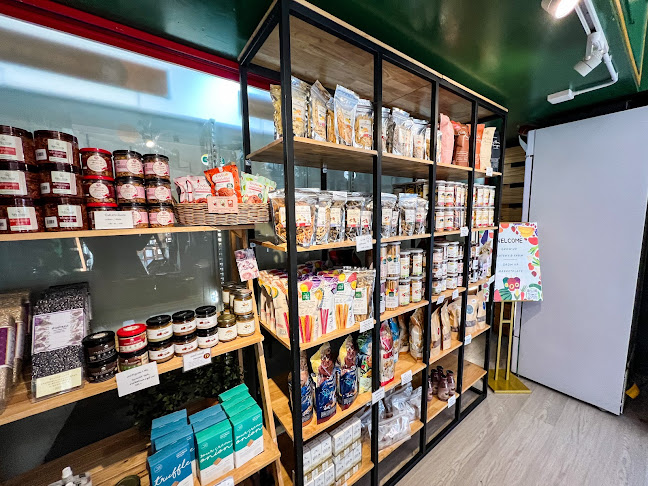 Grow Up Eatery & Farm - การบริการอาหารและที่พัก