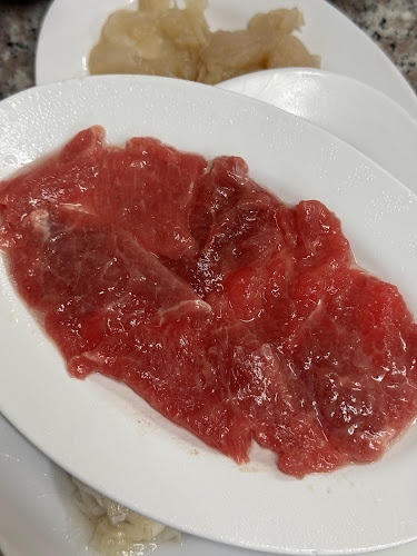 ตา ต้า สุกี้ - การบริการอาหารและที่พัก