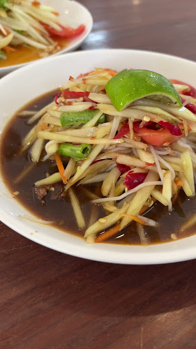 Opinii despre ข้าวแกงเจ๊จวบ ร้านใหม่ by อุ้ม & โจ้ în อำเภอเมืองจันทบุรี - การบริการอาหารและที่พัก