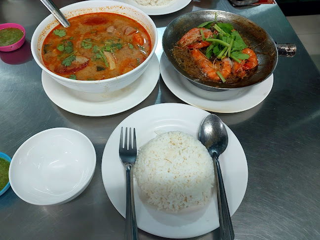 Tumrub Suki Khao Pad Pu Hatyai - การบริการอาหารและที่พัก