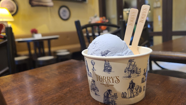 ทอรี่ ไอศกรีม - การบริการอาหารและที่พัก