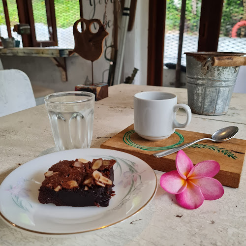 รื่นรมย์-Reun-Rom - การบริการอาหารและที่พัก