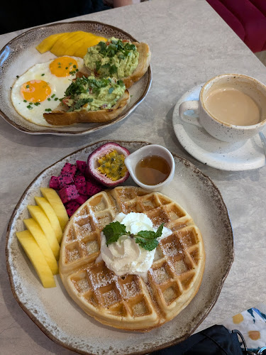 Opinii despre Cafe Delight Phuket Old Town în อำเภอเมืองภูเก็ต - การบริการอาหารและที่พัก