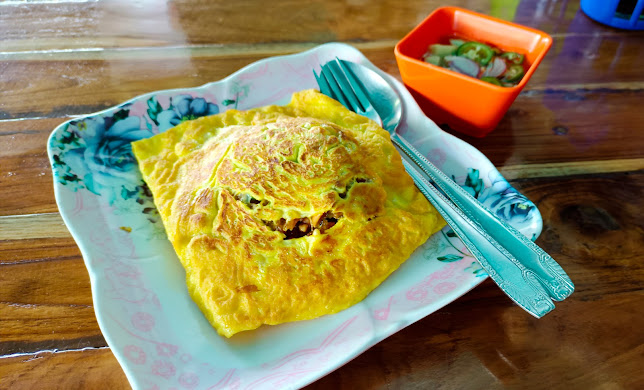 ก๋วยเตี๋ยวไทยต้มยำแม่เมย - การบริการอาหารและที่พัก